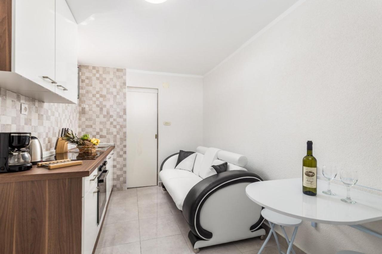 Apartman Marija 노비비노돌스키 외부 사진